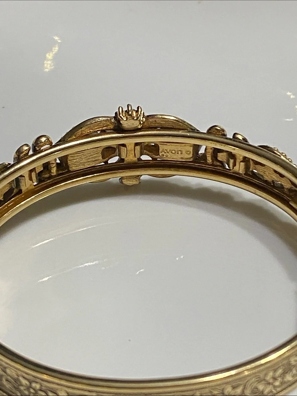 VTG Avon Gold-Tone Purple Stone Filigree Bangle Bracelet